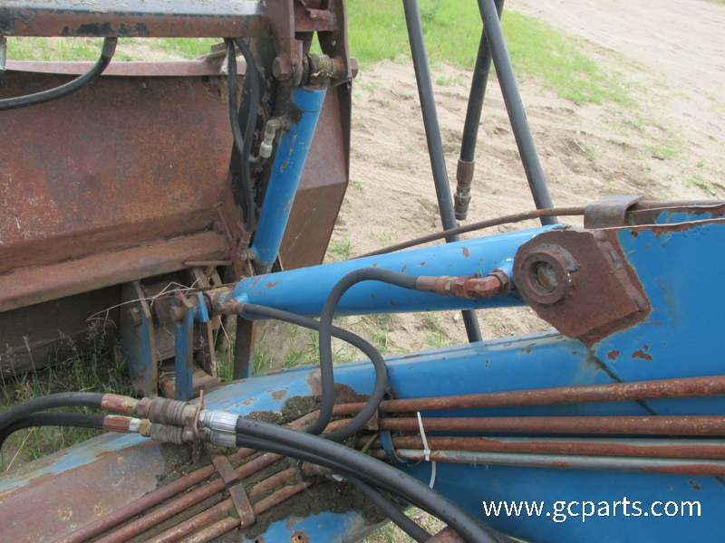 FORD 7413 8FT W/ GRAPPLE